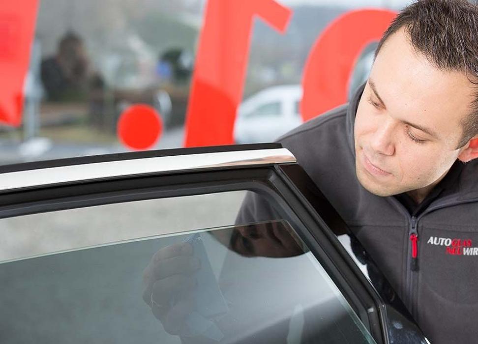 Autoglas Neuwirth, Salzburger Straße in Wels