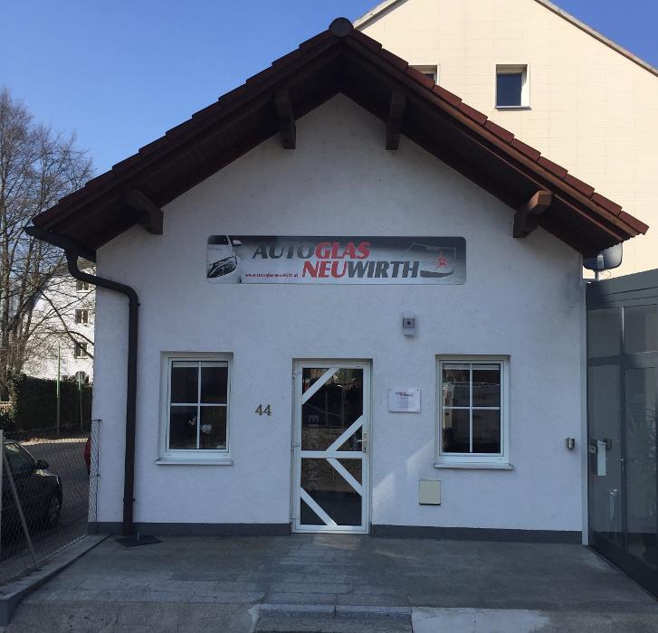 Autoglas Neuwirth, Salzburger Straße in Wels
