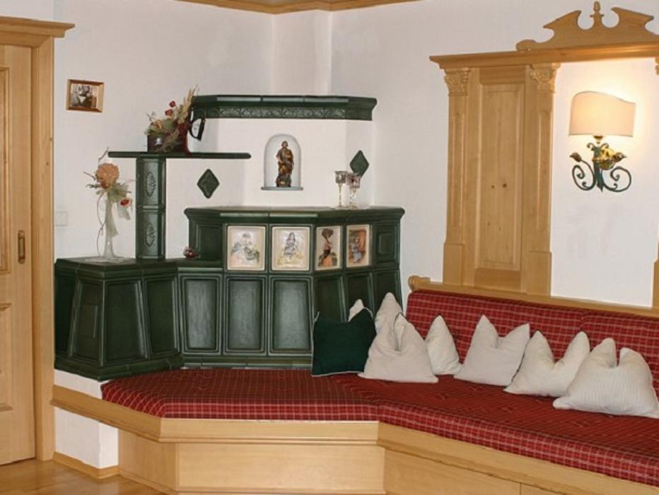 Greisberger Kachelöfen, Unterdorfer Straße in Thalgau