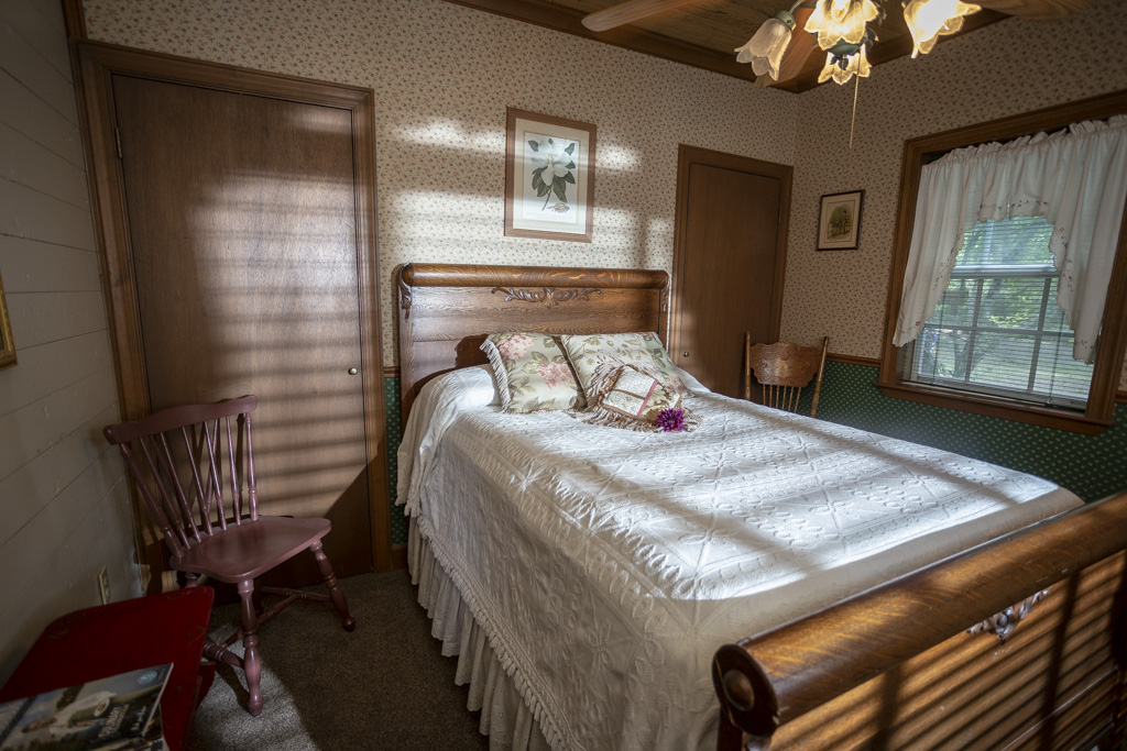 Country Charm Bed and Breakfast Image