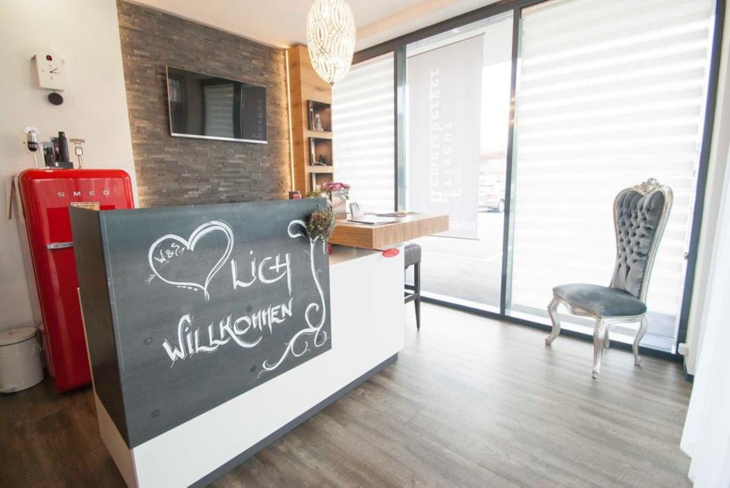 Friseur Hemetsberger, Anton-Bruckner-Straße in Seewalchen am Attersee