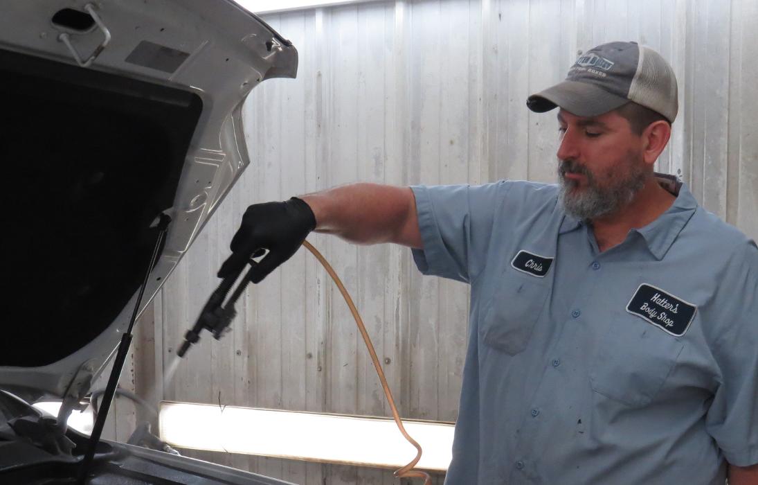 Halter's Body Shop Image