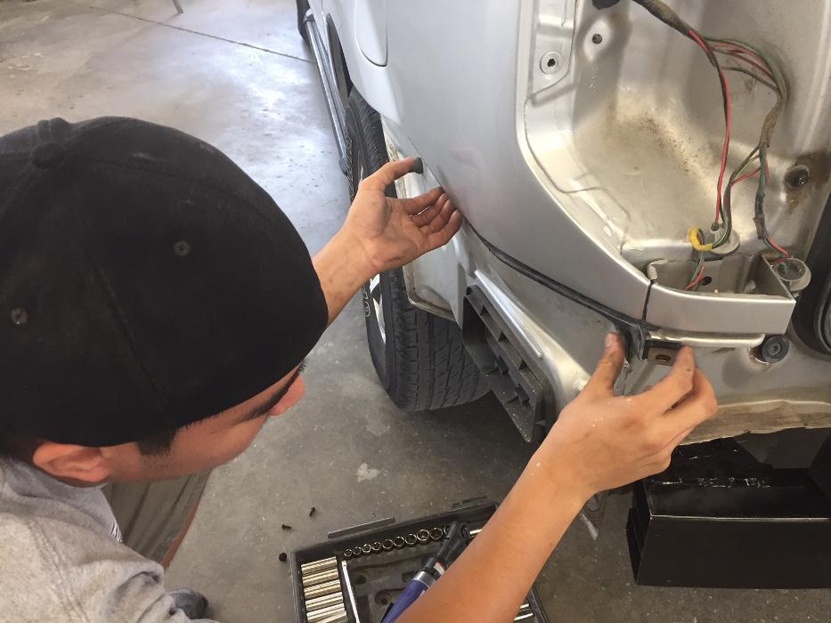 Halter's Body Shop Image