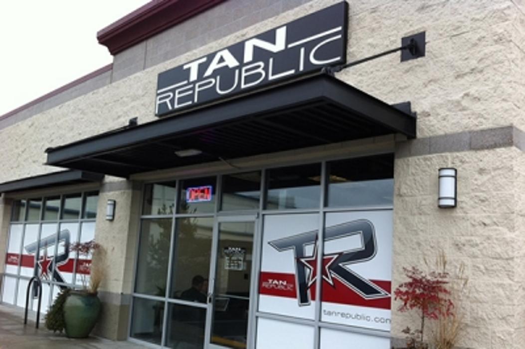Tan Republic Eugene - West 11th - Eugene, OR