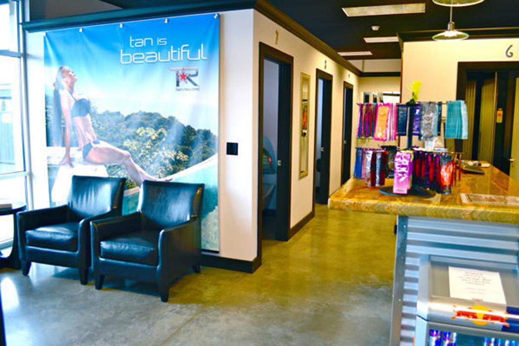 Tan Republic Eugene - West 11th - Eugene, OR