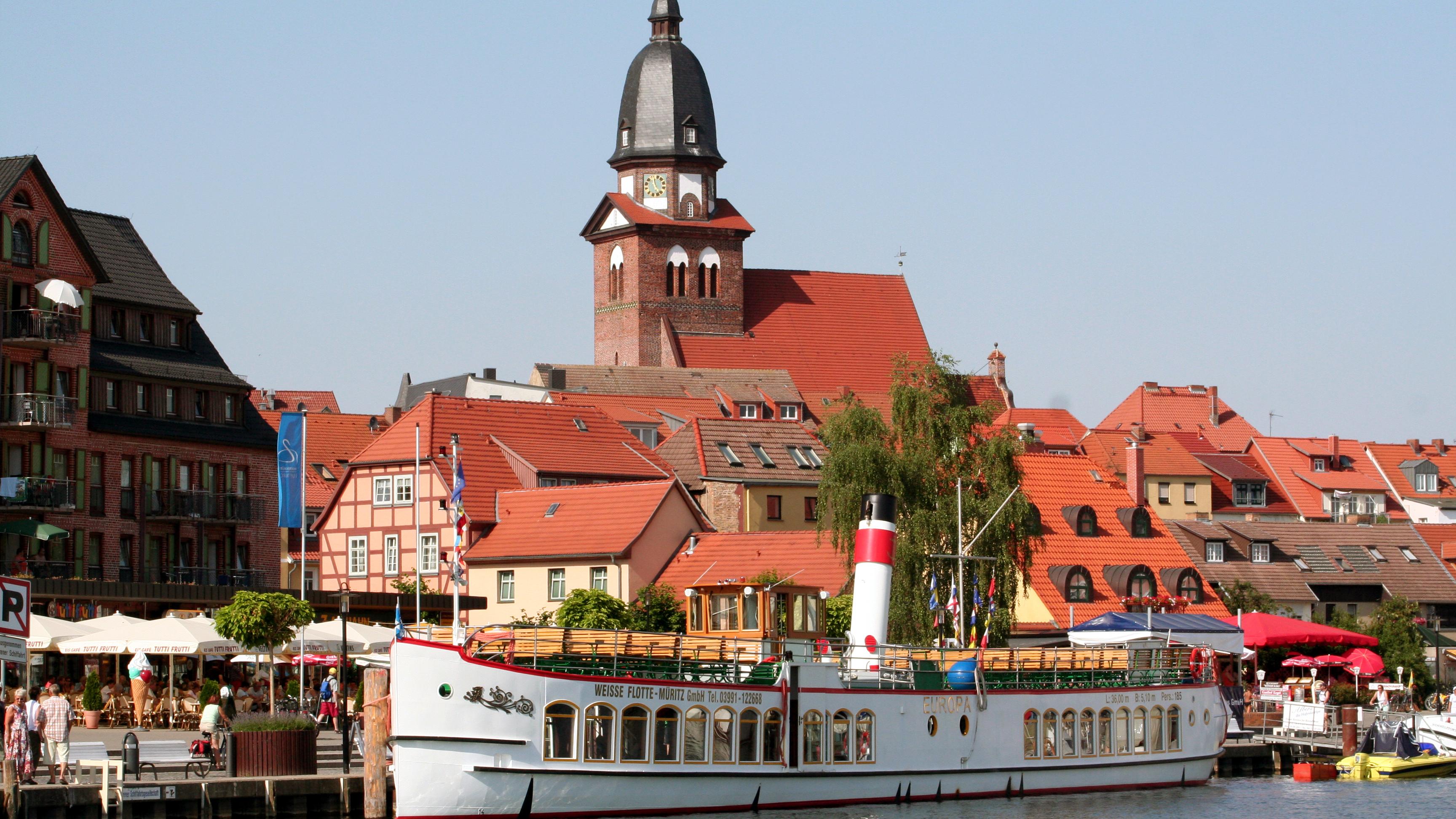 Weisse Flotte - Müritz GmbH, Strandstraße in Waren (Müritz)