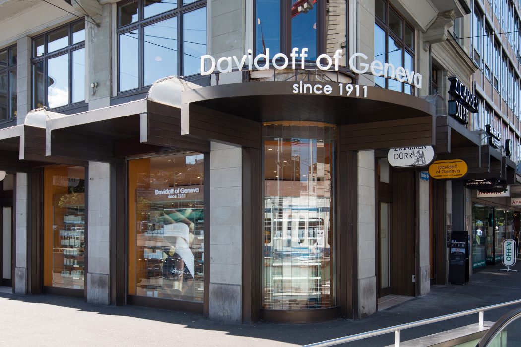 Davidoff of Geneva since 1911, Bahnhofplatz in Zürich