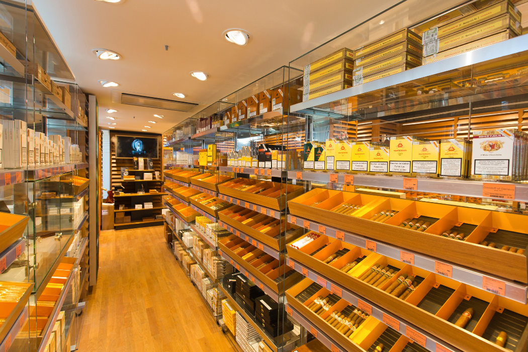 Davidoff of Geneva since 1911, Bahnhofplatz in Zürich