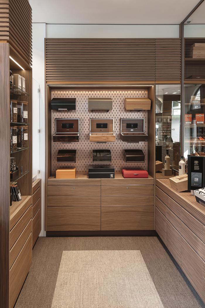 Davidoff of Geneva since 1911, Marktplatz in Basel