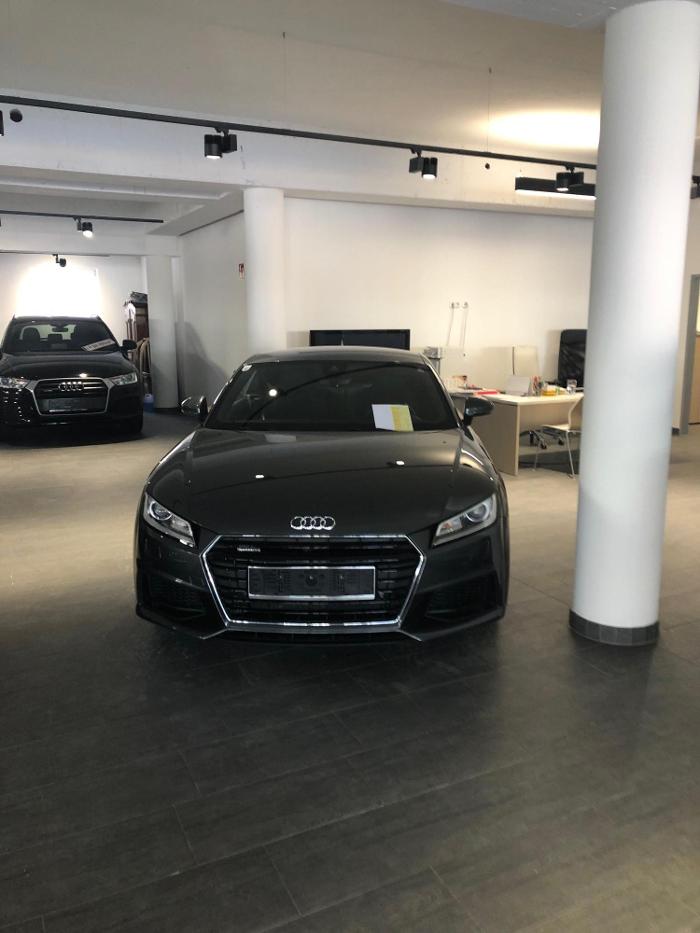 Autohandel Pinter, Dorfstraße in Weer