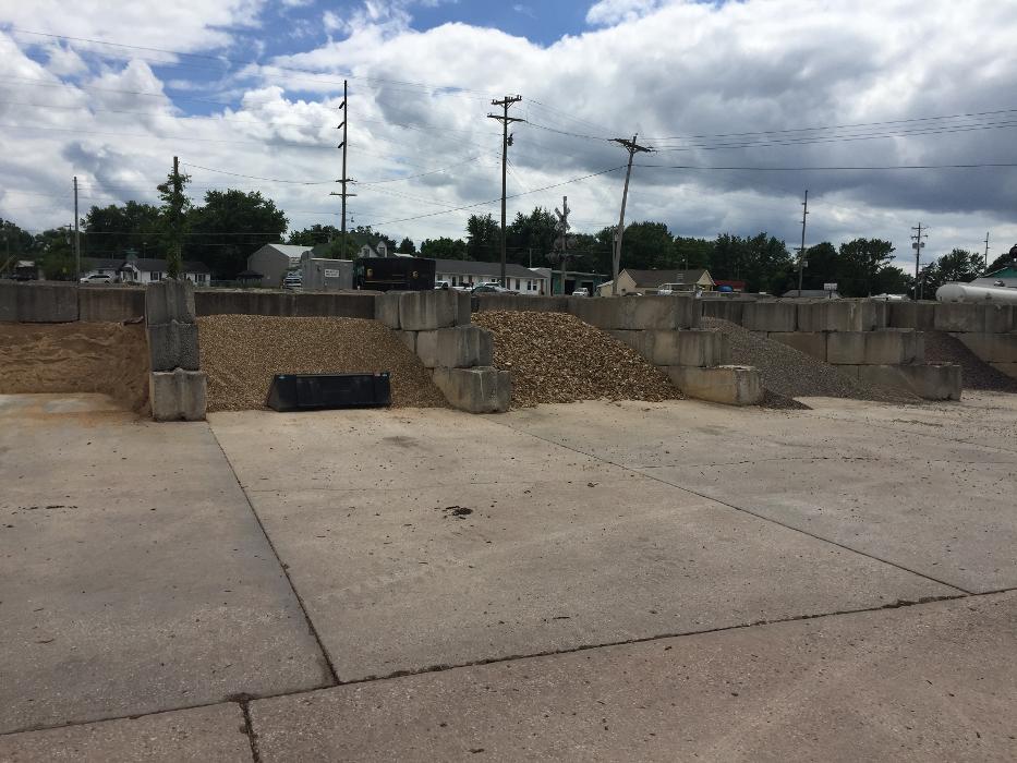 Hampton Lawn & Garden Image