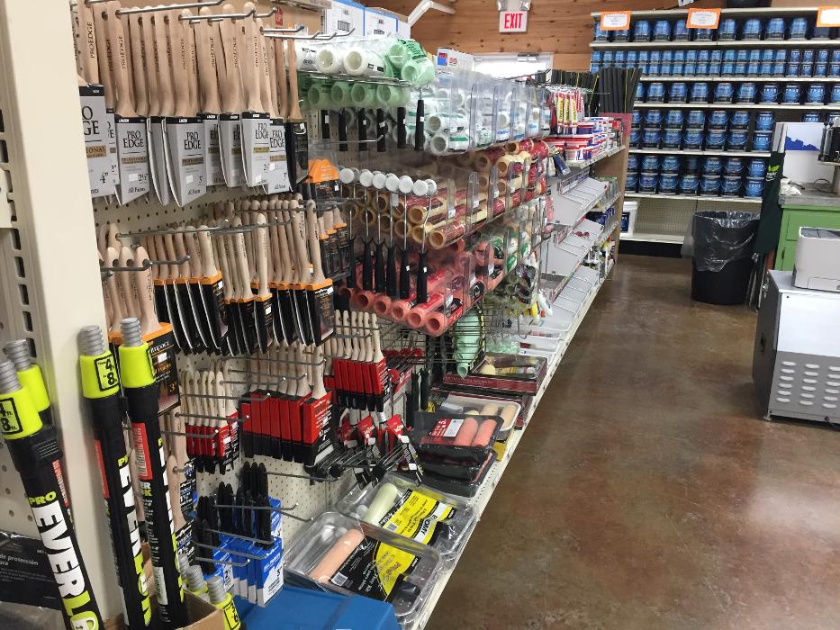 Hampton Lawn & Garden Image