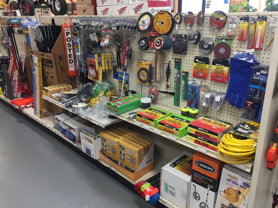 Hampton Lawn & Garden Image