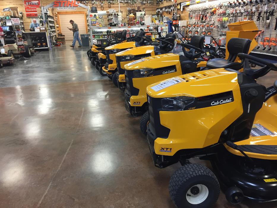 Hampton Lawn & Garden Image