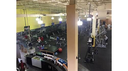 Image 8 | Gold's Gym