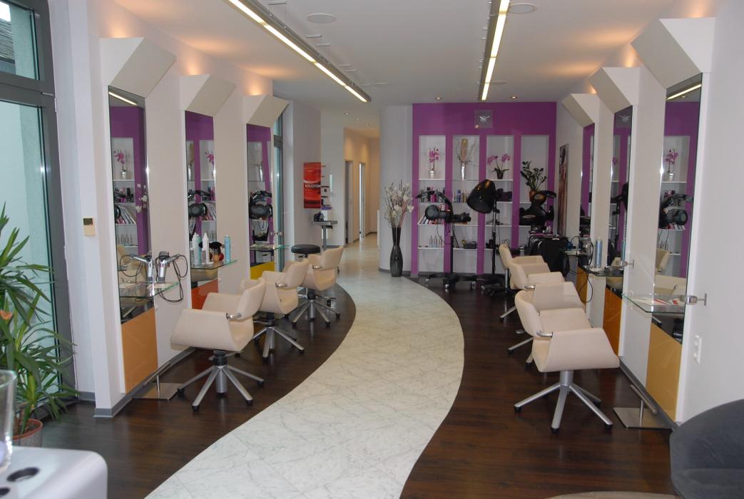 Silvias Frisurenstudio, Bahnstraße in Langenlois