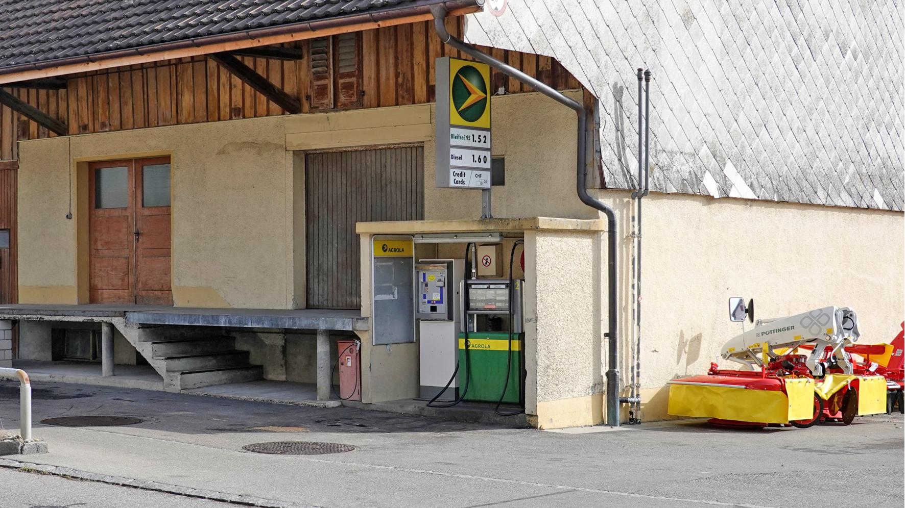 AGROLA, Dorfstrasse in Hagenbuch