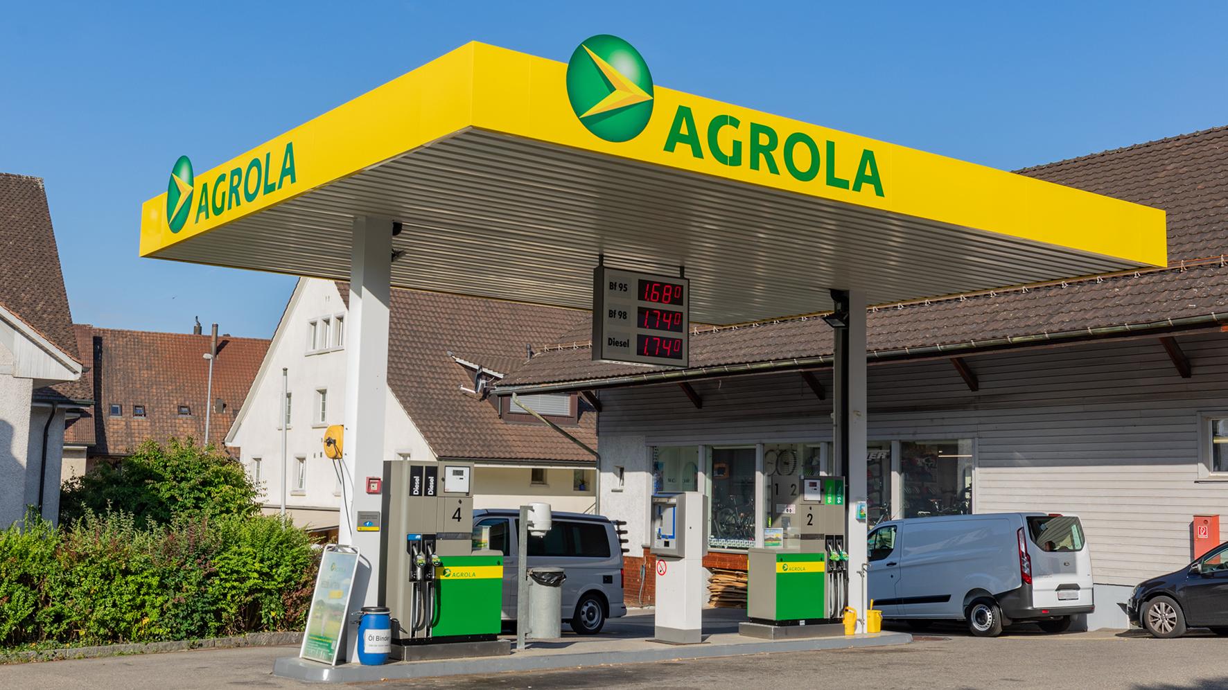 AGROLA, Sennhüttenweg in Fehraltorf