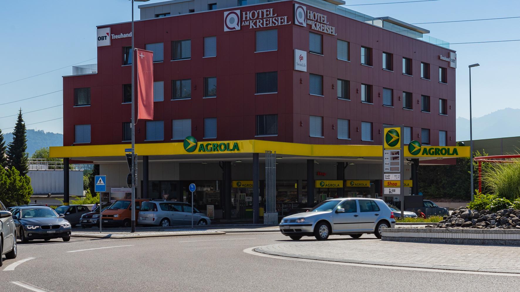 AGROLA Tankstelle & LAVEBA Shop Lachen, Oberdorfstrasse in Lachen