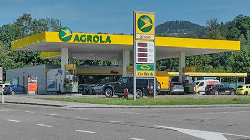 AGROLA Tankstelle & LAVEBA Shop Neuhaus, Uznacherstrasse in Neuhaus
