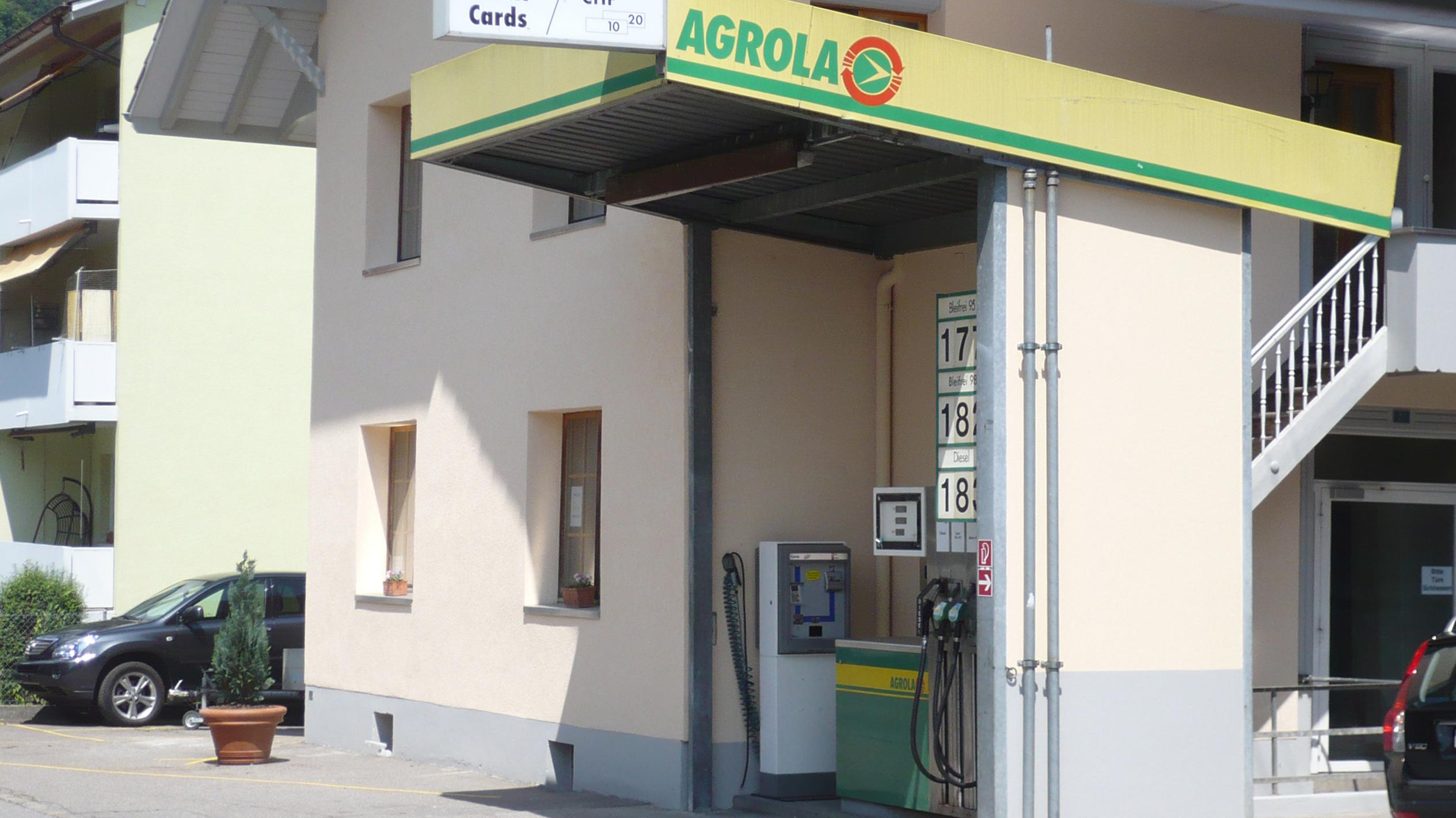 AGROLA, Bahnhofstrasse in Toffen