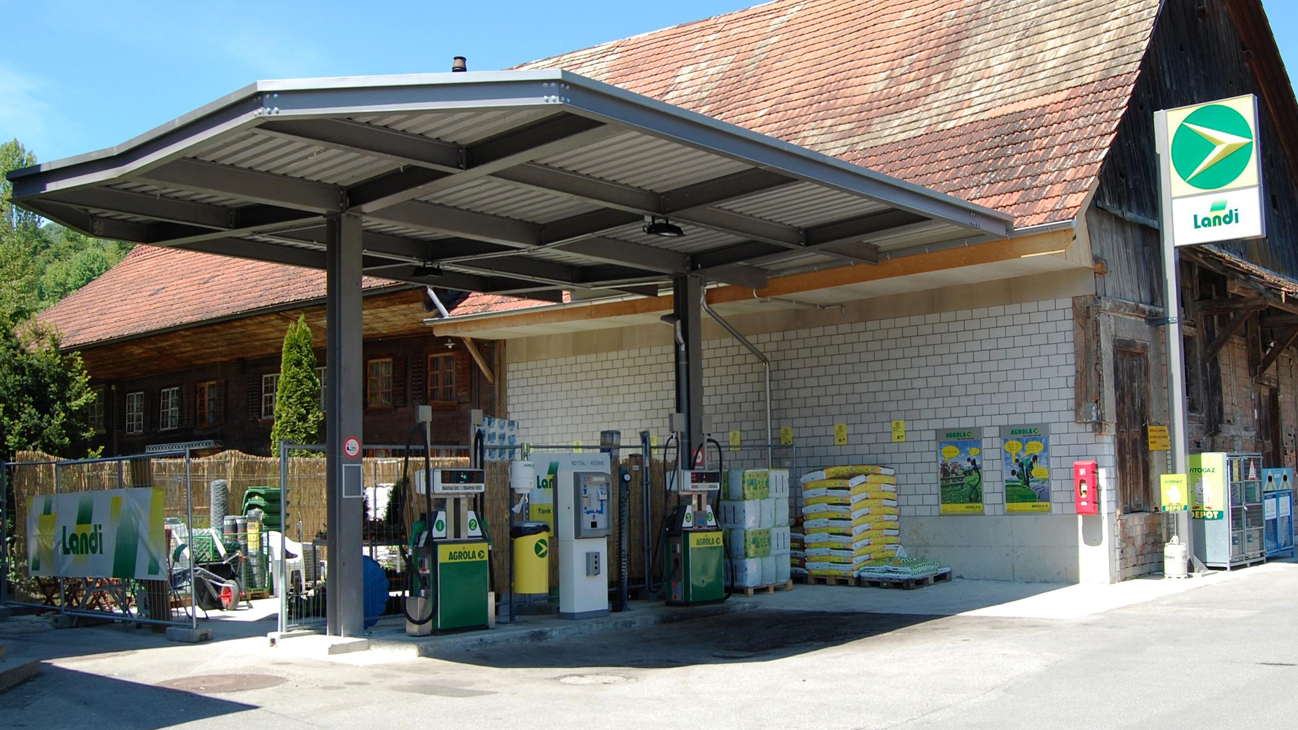 AGROLA, Bahnhofstrasse in Menznau