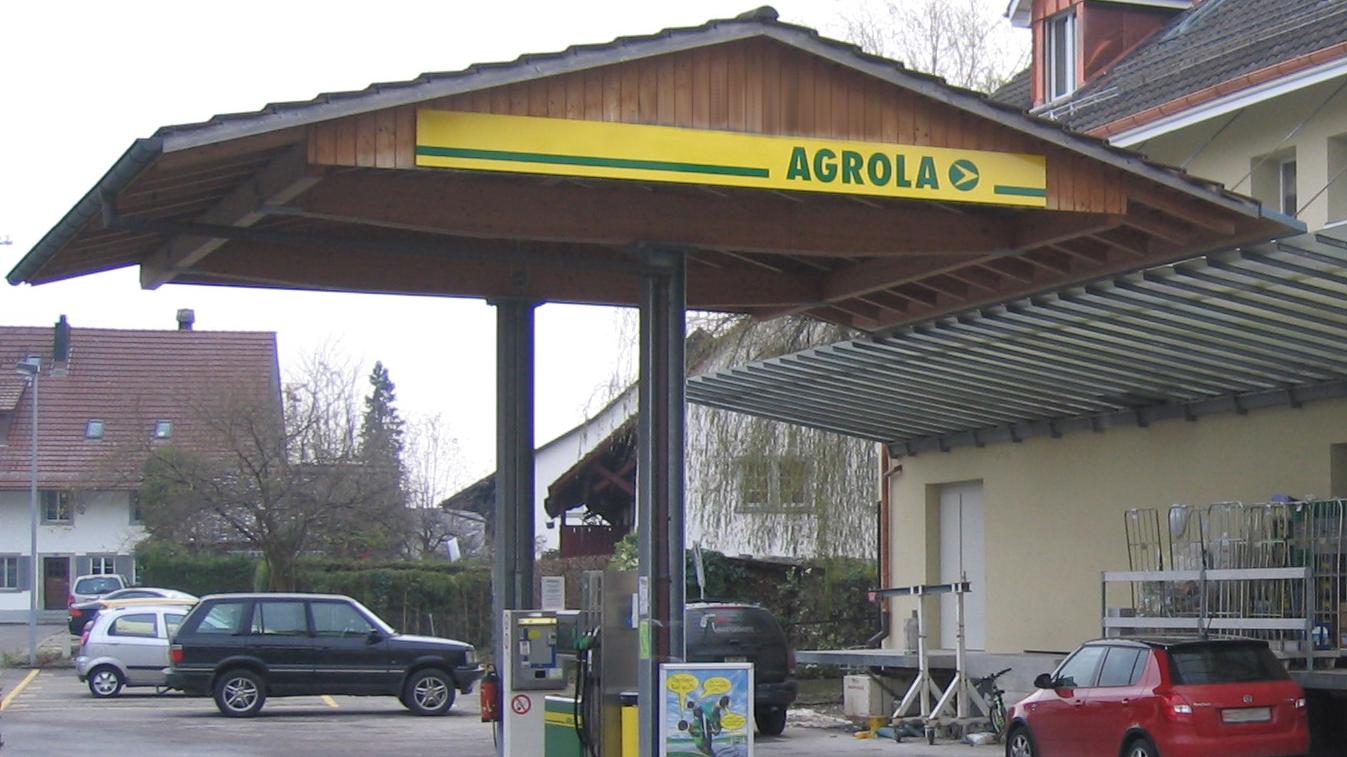 AGROLA, Zürcherstrasse in Stadel bei Niederglatt