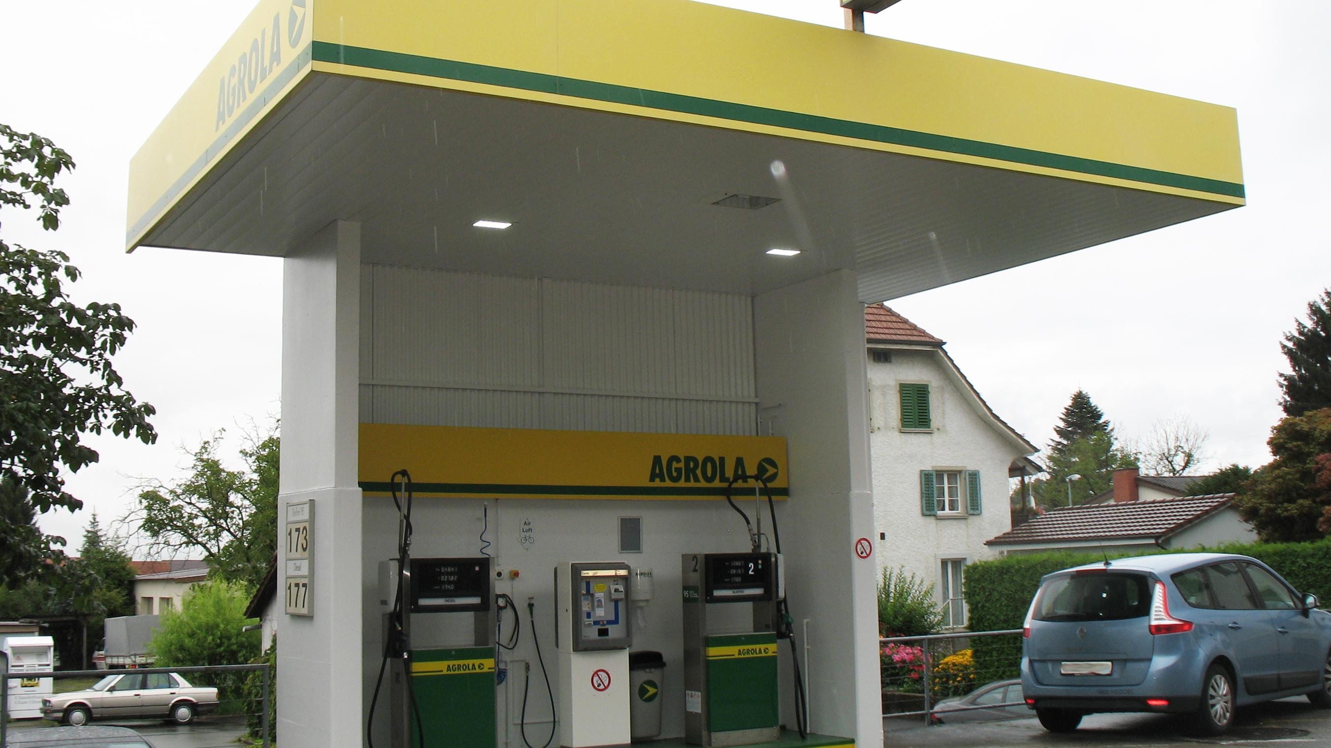 AGROLA, Dorfstrasse in Würenlingen