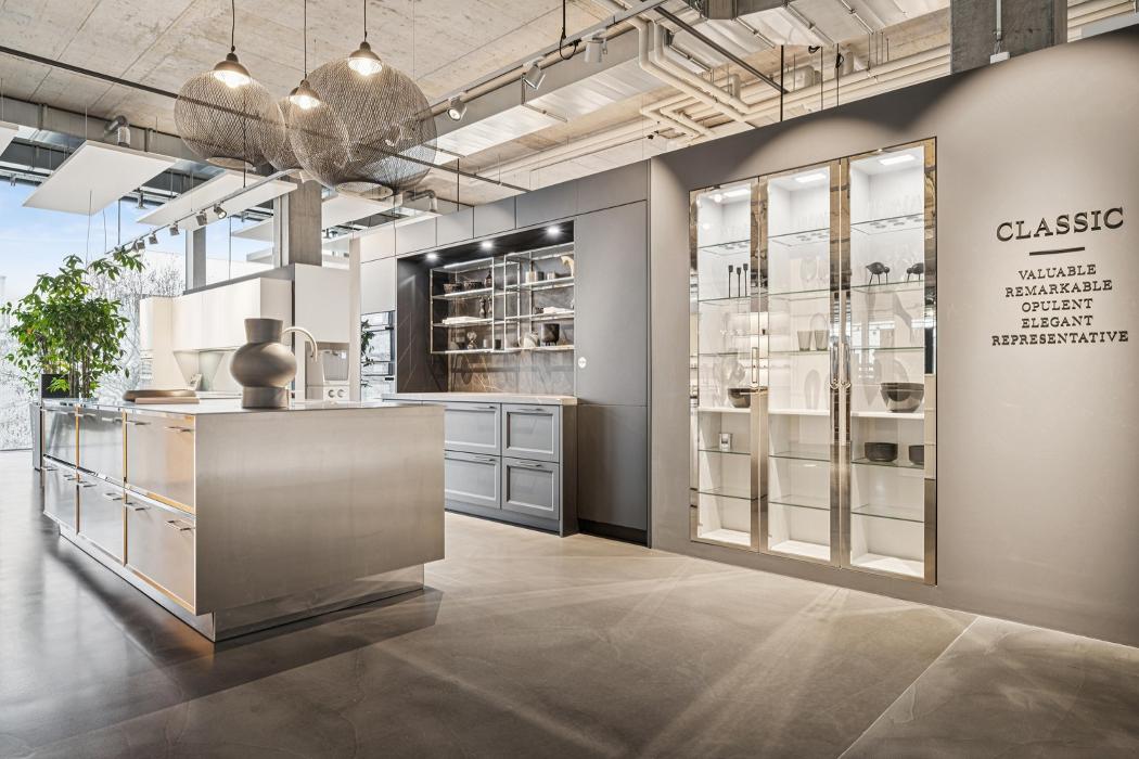 Sanitas Troesch, Küchenausstellung & Badausstellung Biel/Bienne, Längfeldweg in Biel