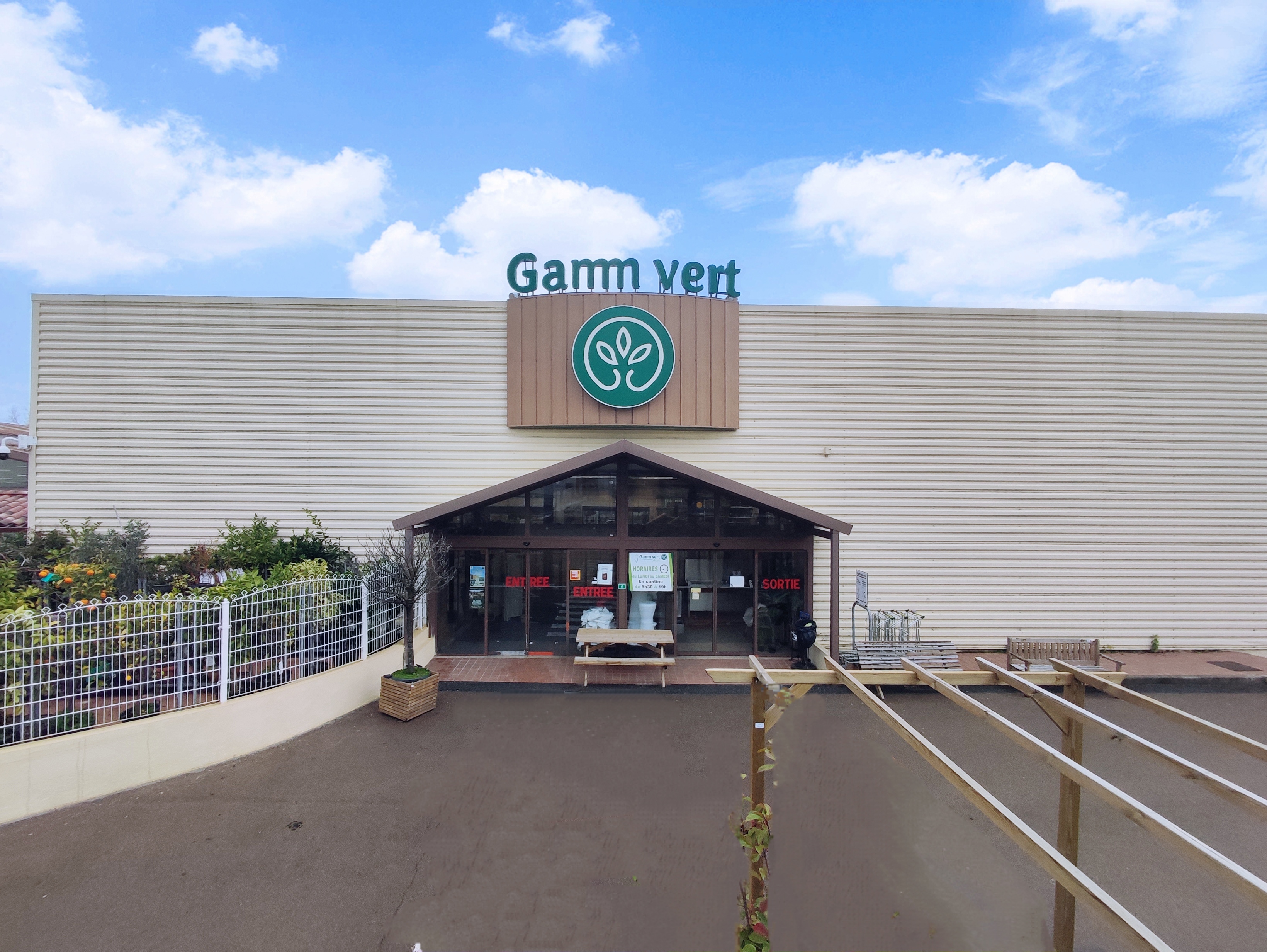 GAMM VERT jardinerie, végétaux et article de jardin (détail)