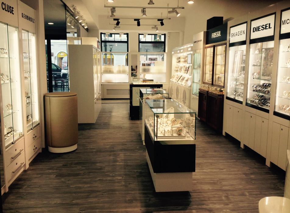 Nur Uhr - Zeppetzauer OG, Hauptplatz in Ried im Innkreis