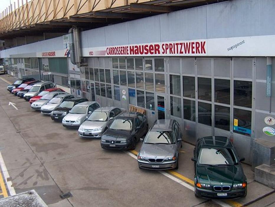 Carrosserie Hauser AG, Gewerbehallenstrasse in Wallisellen