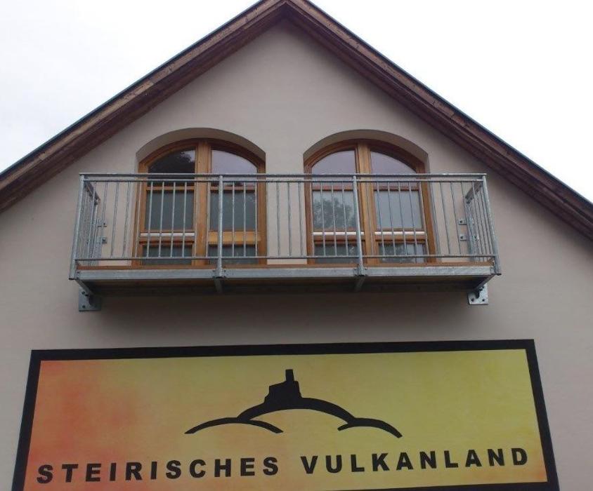 Inh. Bernhard Grünzangl - Schlosserei Ganster, Sankt Josefer Straße in Teipl