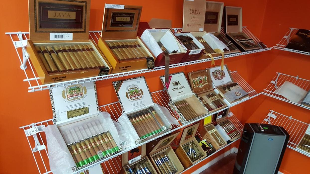 Smoke Time Club - Fort Lauderdale, FL