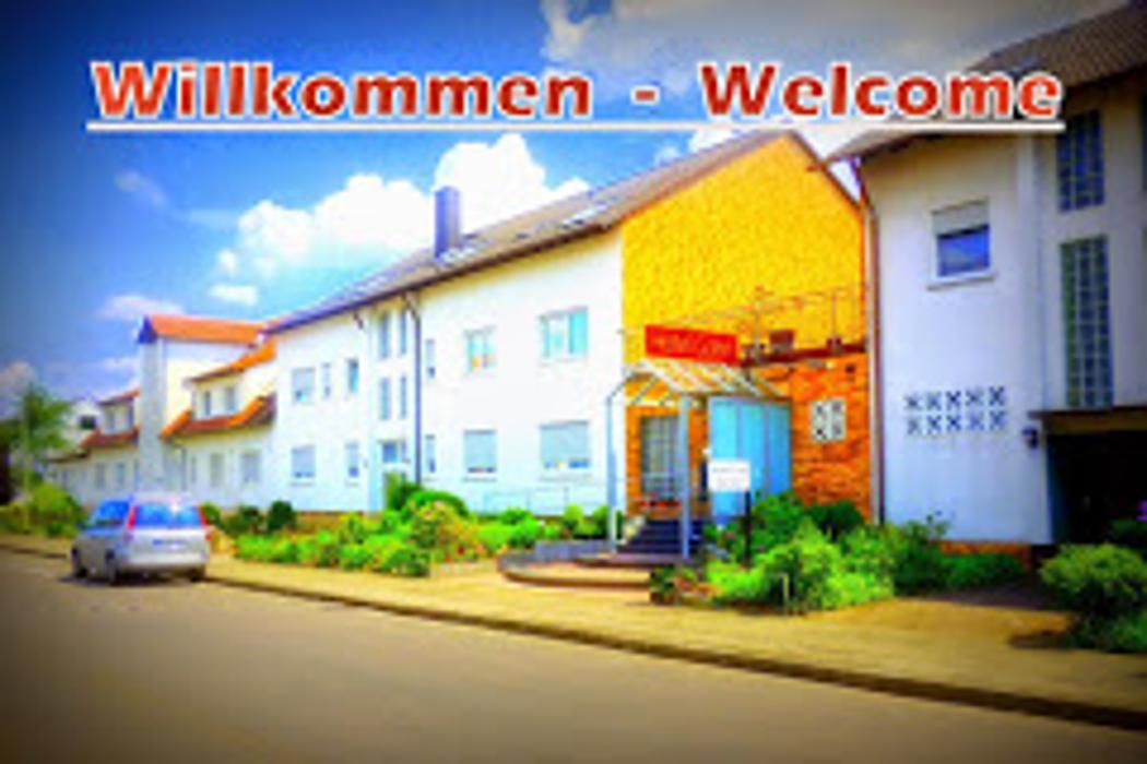 Bild zu Hotel Garni - Gästehaus Steil in Rodenbach Kreis Kaiserslautern Bild zu Hotel Garni - Gästehaus Steil in Rodenbach Kreis Kaiserslautern