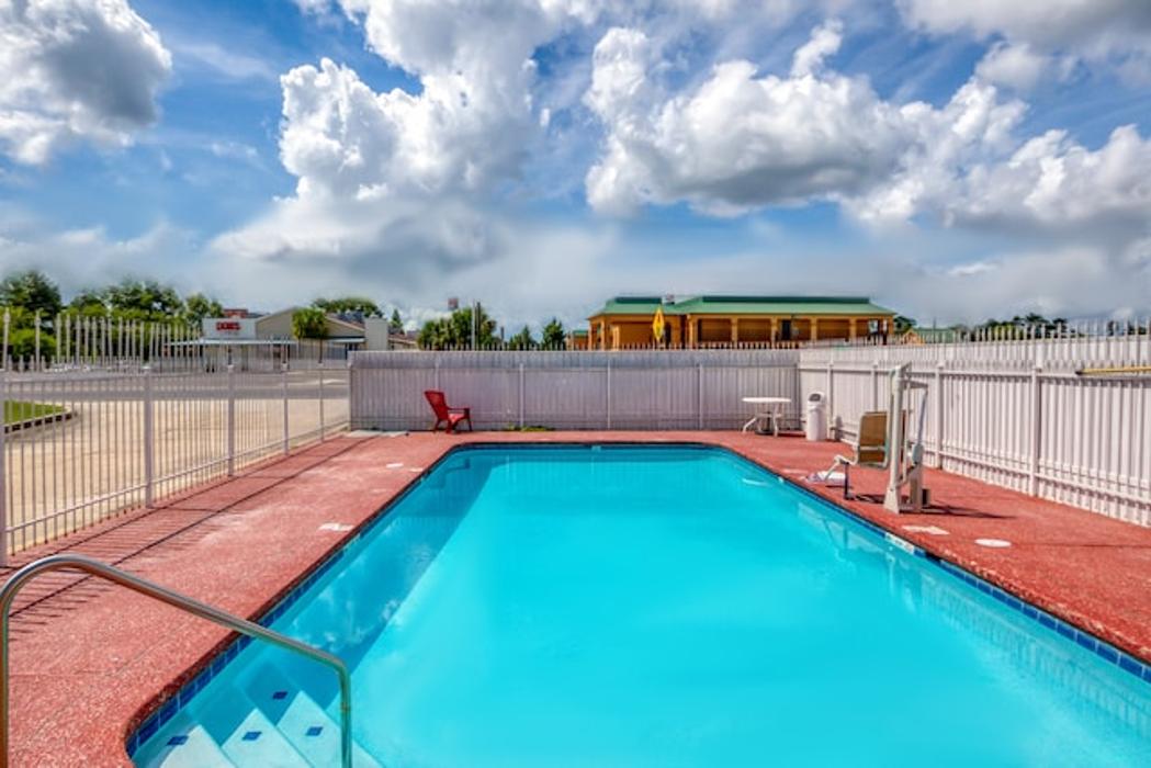 OYO Hotel Denham Springs I-12 - Denham Springs, LA