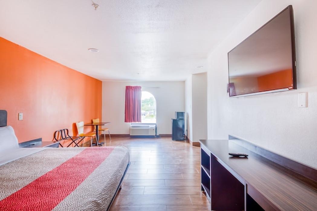 OYO Hotel Denham Springs I-12 - Denham Springs, LA