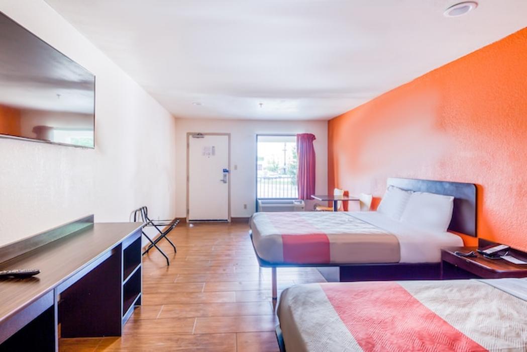 OYO Hotel Denham Springs I-12 - Denham Springs, LA