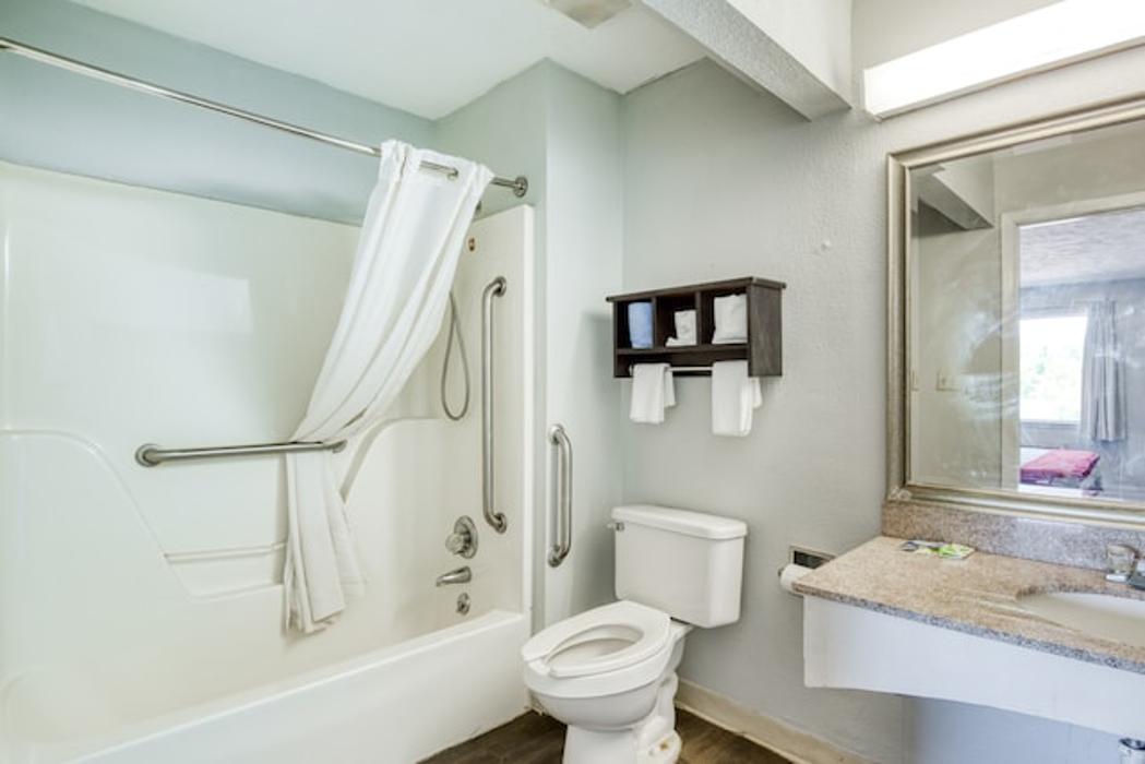 Hotel Macon MS Hwy 45 - Macon, MS