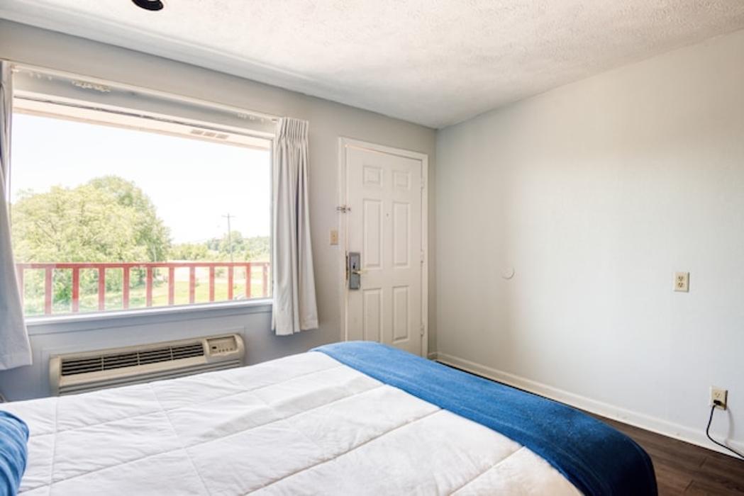 Hotel Macon MS Hwy 45 - Macon, MS