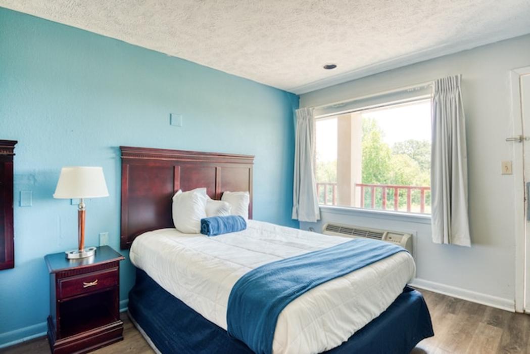 Hotel Macon MS Hwy 45 - Macon, MS