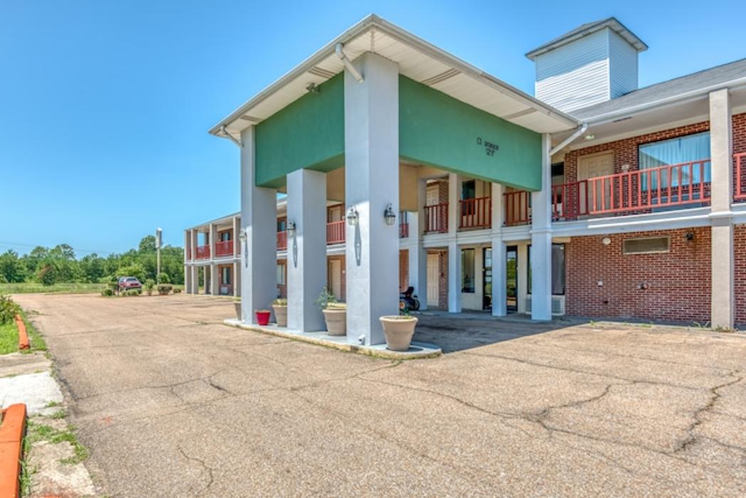 Hotel Macon MS Hwy 45 - Macon, MS