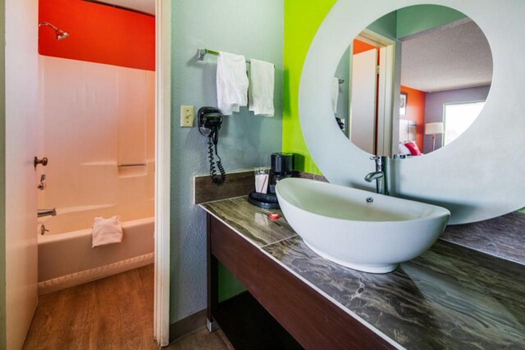 Hotel Ridgecrest CA - W Upjohn Ave - Ridgecrest, CA