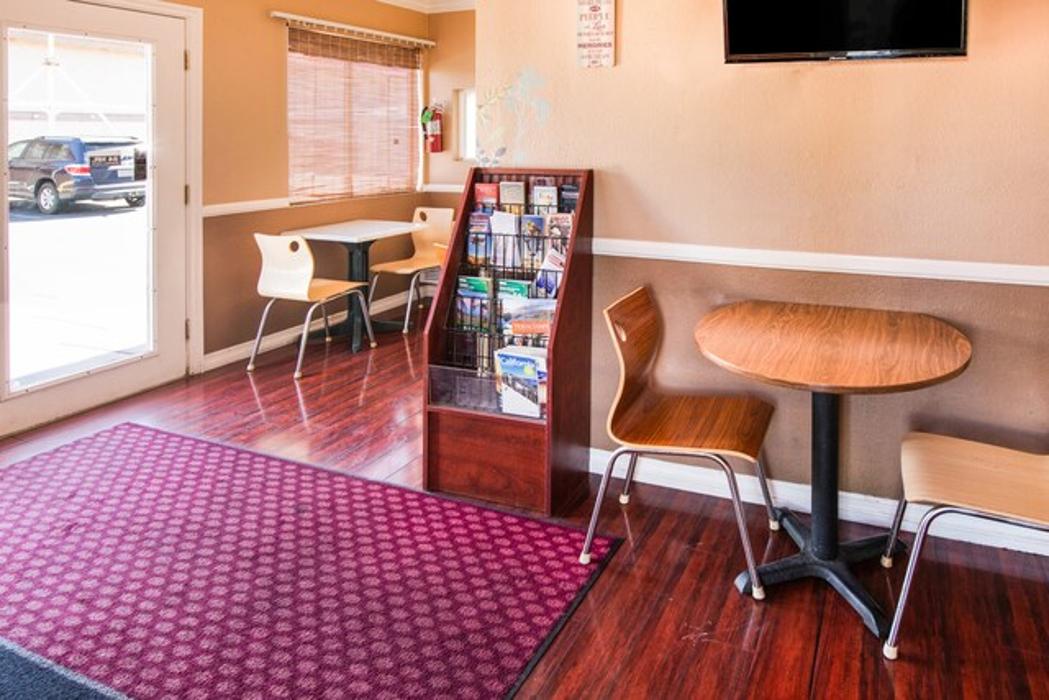 Hotel Ridgecrest CA - W Upjohn Ave - Ridgecrest, CA