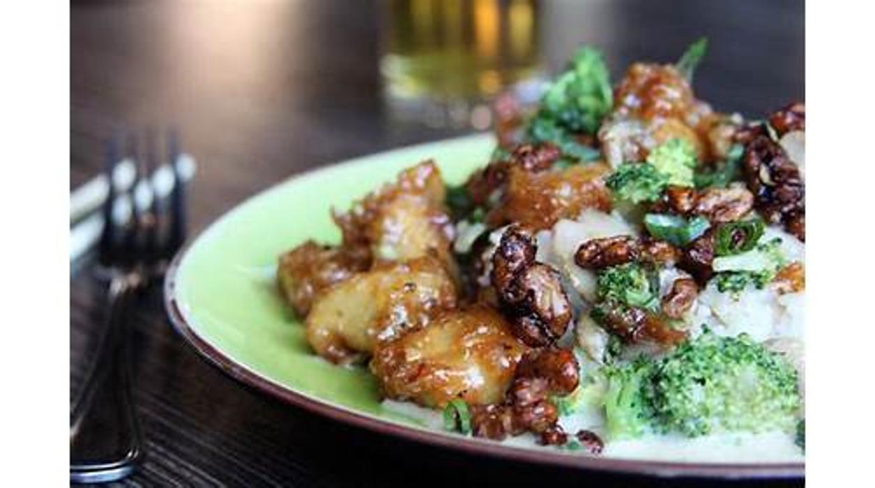 Ling & Louie's Asian Bar and Grill - Meridian, ID