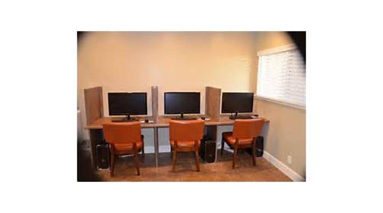 Davisville Management Company - El Macero, CA