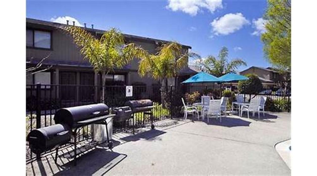 Davisville Management Company - El Macero, CA