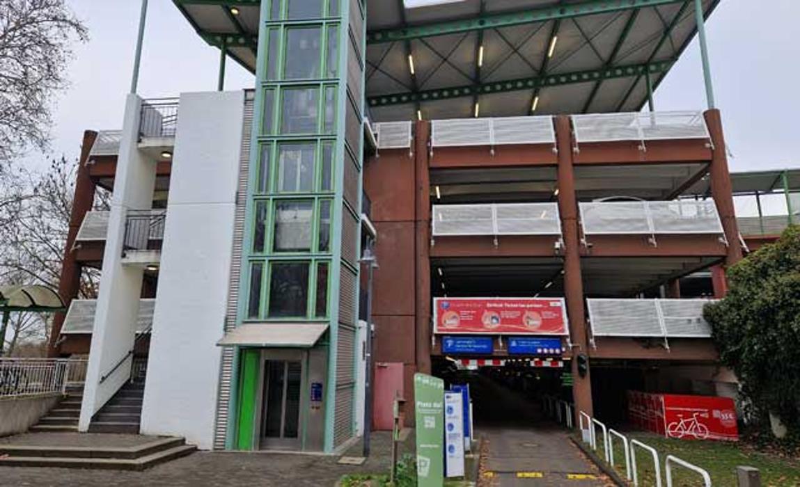 DB BahnPark Parkhaus Bahnhof Lahnstraße P2, Lahnstaße in Gießen