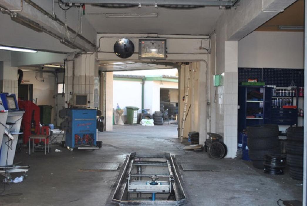 KFZ Ilhan POLAT, Doktor-Josef-Wenisch-Gasse in Neunkirchen