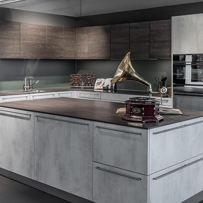 Element-Küchen by Sanitas Troesch, Köniz, Sägestrasse in Köniz